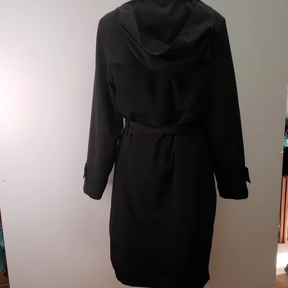 16P Fleet street black trench coat.  D34 - Picture 6 of 15